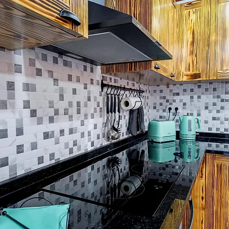 Laura's Al Tatil Evi